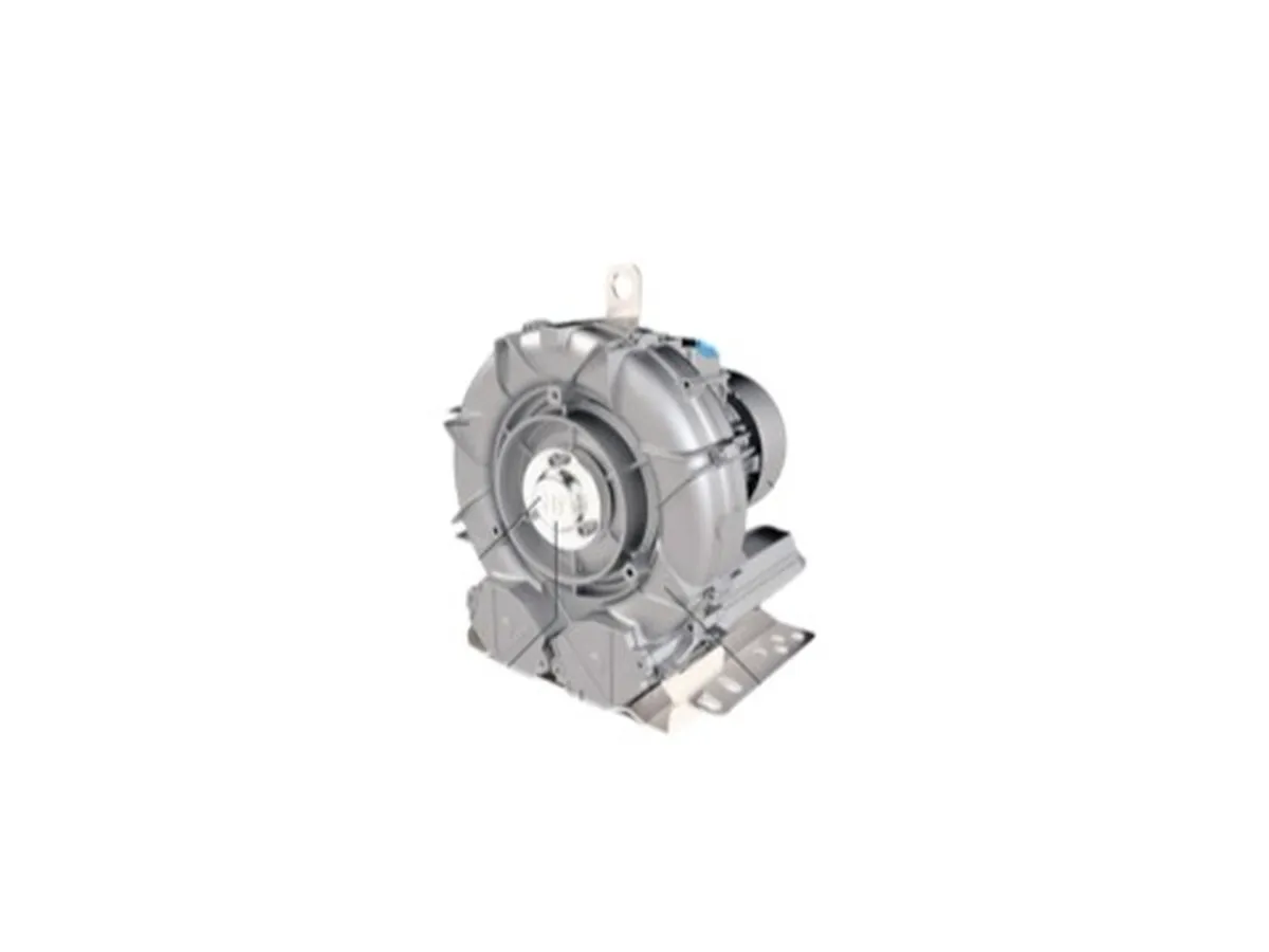 Steel industrial blower for high temperature duty